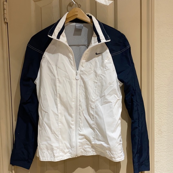 Nike light weight jacket size M - Picture 1 of 8